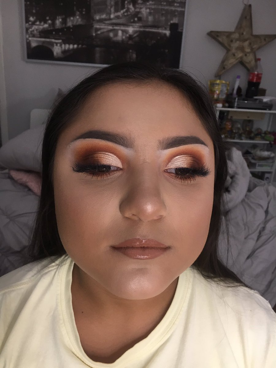 Sophiegman's tweet photo. Don’t mean to toot my own horn, but I’ve made a lot of progression in the past three years since I started doing makeup. Although my name isn’t big (yet), it would be a great help if at least the locals did. So for anyone in the Brazos Valley area could please retweet! Thank you! https://t.co/N33ALFc2wa