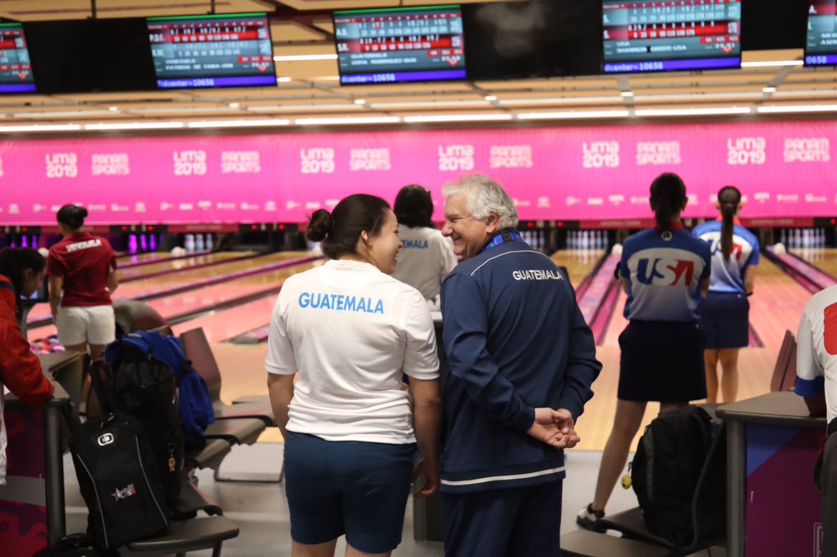 COGuatemalteco's tweet photo. Este jueves se jugarán seis de doce líneas que definen a las medallistas de dobles; la acción se completa el sábado. 🎳🙌🏻📸

#PasiónPorGuate 🇬🇹💙 @Lima2019Juegos @PanamSports @BOLICHE_GUATE https://t.co/2SfzorCJ7h