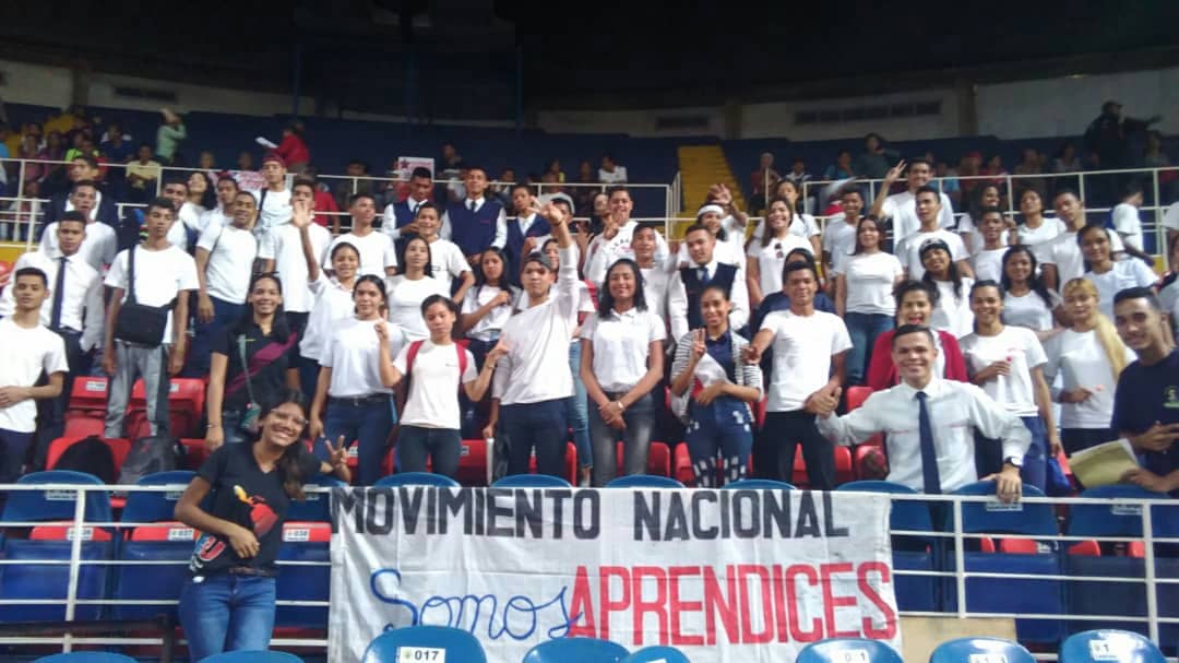 #EnFotos 📷 || Desde #Barcelona Estado #Anzoategui Ntra Voc Rgnal de Org en compañía de Aprendices y la Estructura del @MovAprendices del @anzinces dicen presente en el Gran Cierre de Campaña de la consulta para la transferencia de Poder a las #Comunas #AprendicesEnMovimiento ✌