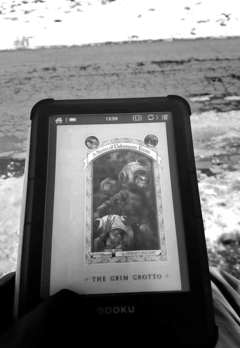 JosueSCk's tweet photo. #Book: Empezando "The grim grotto" por Lemony Snicket.
#novela #ASoUE #ereader https://t.co/BgsGAz6KmL