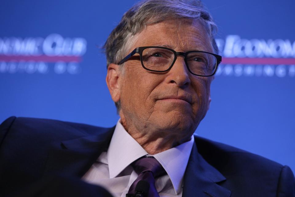 News__B2's tweet photo. Bill Gates Reclaims Spot As World's Second-Richest Person - Forbes - Bill Gates Reclaims Spot As World's Second-Richest Person  ForbesLuxury goods titan Bernard Arnault is back to the world's third richest after moving into second place last week. Gates is now back to... - ... https://t.co/1LmSbjP3FF