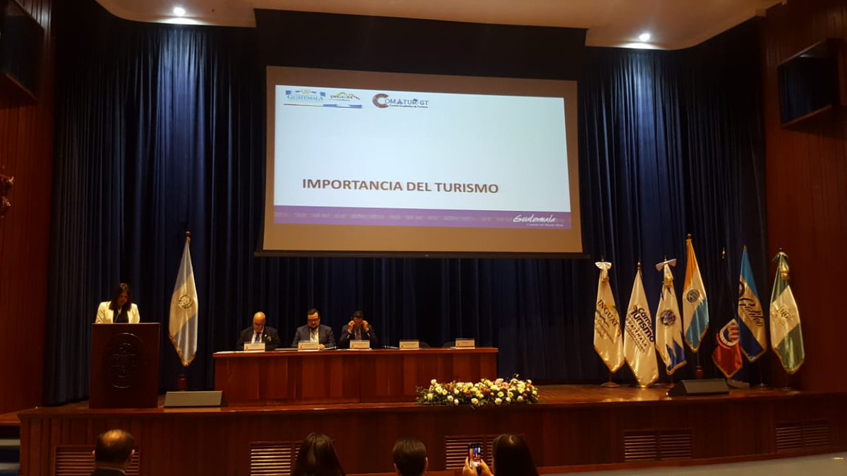 InguatPrensa's tweet photo. En el marco del Seminario de Actualización a Docentes de Turismo, la Directora de Desarrollo de Producto Turístico del #INGUAT expone sobre la Importancia del Turismo https://t.co/zWldCFB0rA