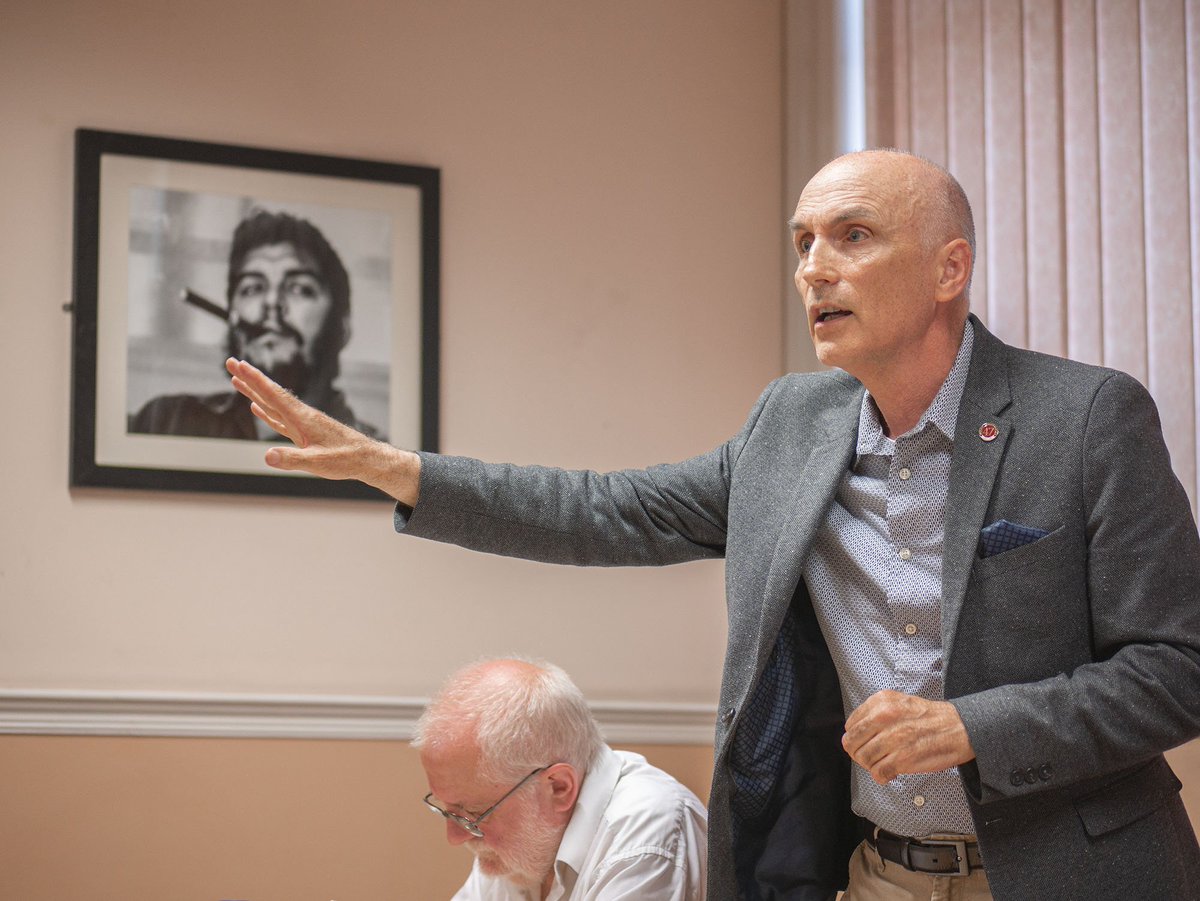 DerbyChrisW's tweet photo. It was a privilege to address tonight's meeting of Hull and District Trades Council, speaking about anti-fascism and Labour Party democracy.

It was also an incredible honour to visit the monument for Hull's International Brigades volunteers. ¡No pasarán!

#ChangeIsComing https://t.co/PdrVFlMqKn