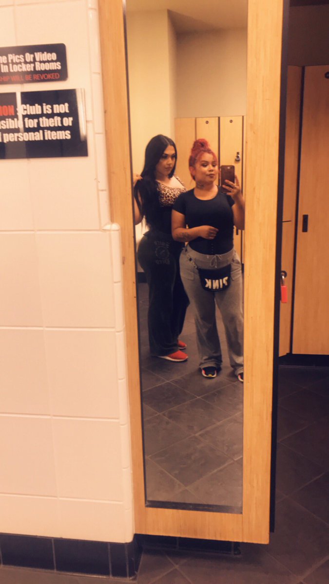 mysticm3rmaid's tweet photo. gym every day with my main one 🦋💟🥰 @Minicharmm https://t.co/gzkbKqwUHs