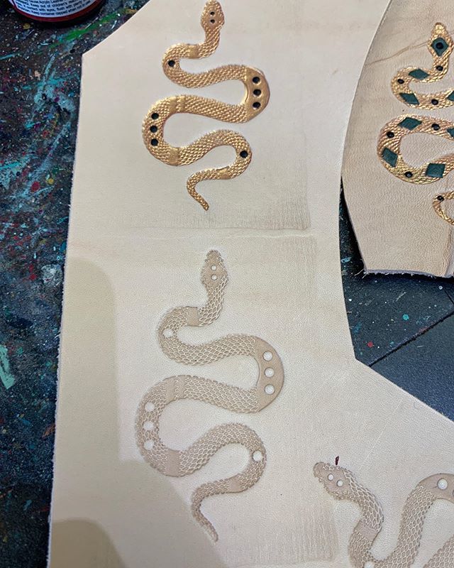 sonofasailortx's tweet photo. To paint or not to paint? We are IN LOVE with our new Sidewinder leather emboss design, and can't wait to introduce a special edition of some of our new-selling Supply goods. So now the question is whether to paint, to leave natural, or to do both!⠀
… https://t.co/Sftn5uK5EN https://t.co/MIAQlEK1K1
