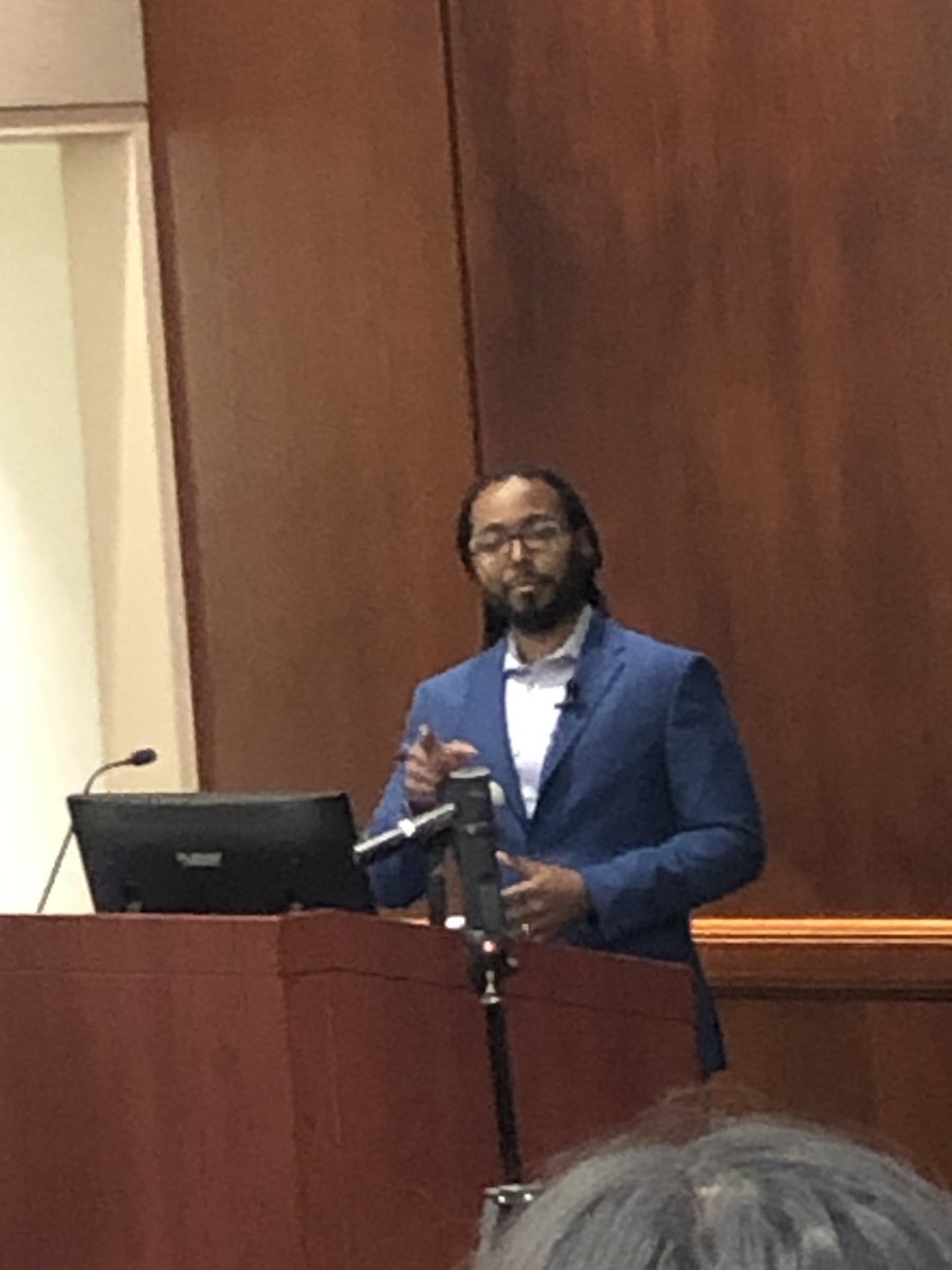 IBDMD's tweet photo. Our @UChicagoGI faculty colleague Dr. Ed McDonald is delivering the distinguished #Bowman series lecture today on food and nutrition in our urban communities. An outstanding look into the challenges and opportunities. @ValerieJarrett @UChiPritzker @UChicagoMed https://t.co/ZZ4EaBTnnT
