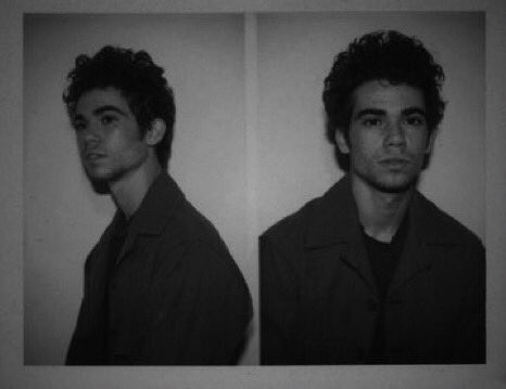 𝐬𝐞𝐯𝐞𝐧𝐭𝐞𝐞𝐧