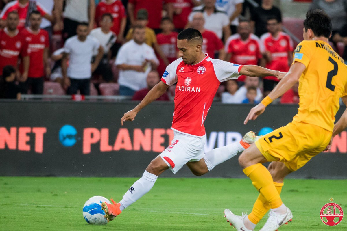 Excelente victoria y gran esfuerzo el de todos👏🏽💪🏽
Siempre agradecido con Dios por permitirme jugar🙏🏽
#EuropeLeague 
JM#12 ⚽️
