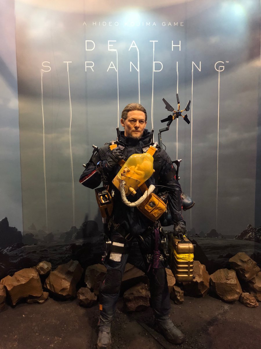 Kojima Productions 本日から開催のacg香港 Acghk19 にコジプロも参加しています デス ストランディング Ce版 スペシャル版 スタンダード版 の数量限定予約受付をはじめ プレイステーションブース内ではコジプログッズも販売しています 数量