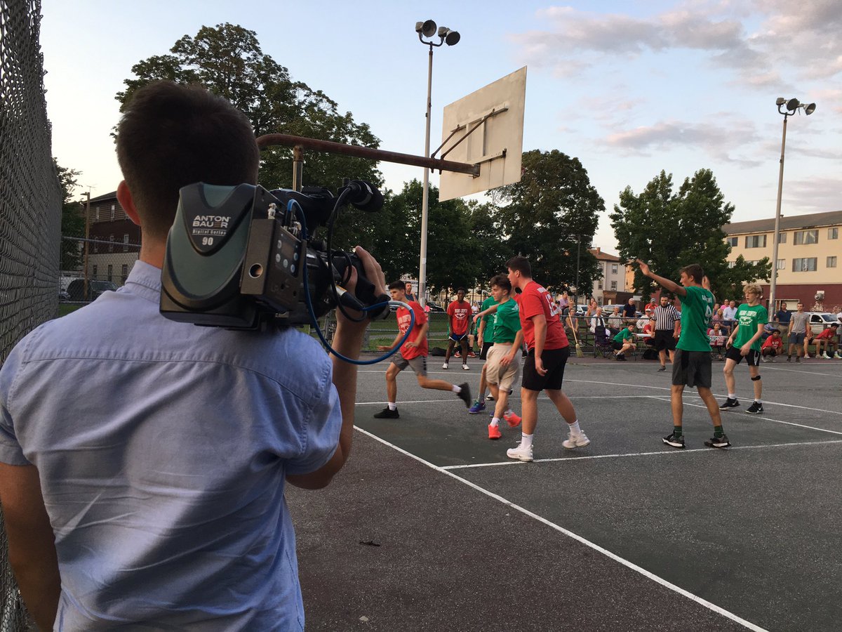 bwilson314's tweet image. On #NationalInternDay, a little shout-out to our intern extraordinaire, @josephmdubois. He has been shooting, editing, and writing sports highlights for us all summer (and generally saving my butt on nights I do sports). #Dubes @CharterTV3Sport