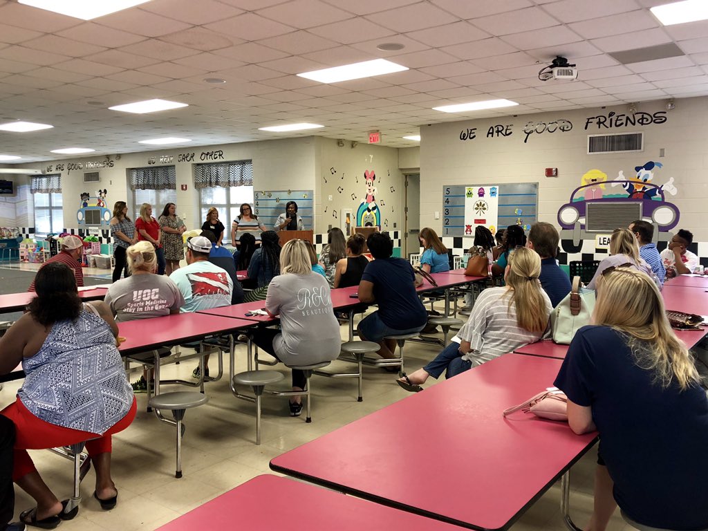 alnickrose's tweet photo. Had a great PreK meeting this evening @TaylorvillePri1 ! Happy to meet so many excited parents; we are strong because of our wonderful families &amp; community! #TaylorvilleGrown #TCSSLearnGrowAchieve https://t.co/C5JgdYyzho