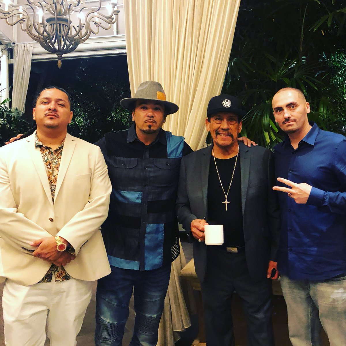 weldon_angelos's tweet photo. Dope CJ Reform event with @ArtistsAthletes & @cut_50 and a very diverse group of influencers who are using their platform to create change. #FreeLoon #FreeLuke #MissionGreen420 #TheWeldonProject https://t.co/Jlh7O96Jo1