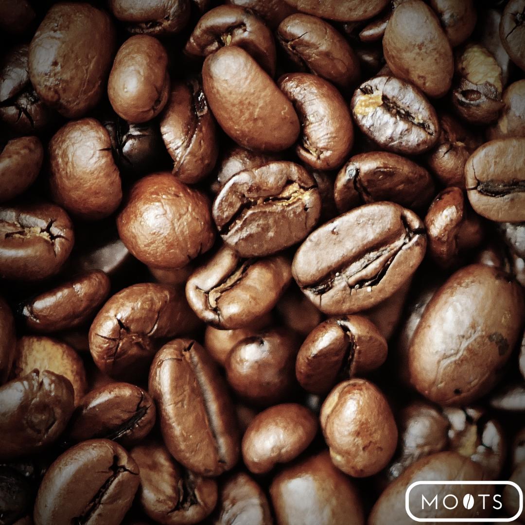 Detrás de un café de especialidad existe un trabajo exhaustivo. El origen, altura, sombra, temperatura, selección y tostado, son factores importantes en un café de especialidad. Los cafés de especialidad se distinguen por su sabor y aroma. Pídelo en ow.ly/VjiO50v9vWz