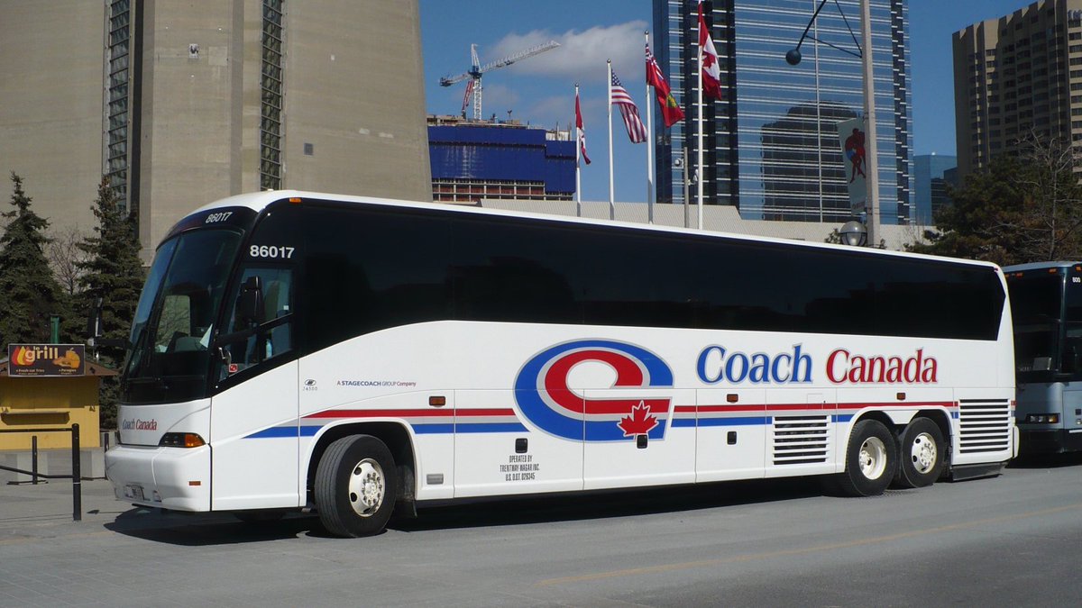 Coaches, if you want to save on booking a coach bus for your team then you can bid on a $250 Coach Canada Travel voucher.

This bid starts at $100 , you could save big time! 

Go to: footballcanadaauction.ca

Remember, proceeds go towards growing women's football in Canada. 👏