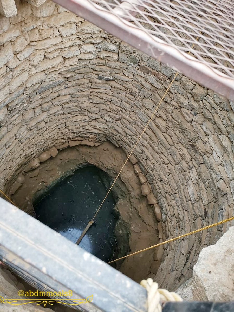 عبد الله محمد القرني on X: "📸براعة الأجداد 📐📏 ▪️بئر قديم مبني من الحجارة. وما يميز هذا البئر عن غيره أنه مبني بشكل دائري متقن بخلاف أغلب الآبار. والصورة لا تظهر الاستدارة