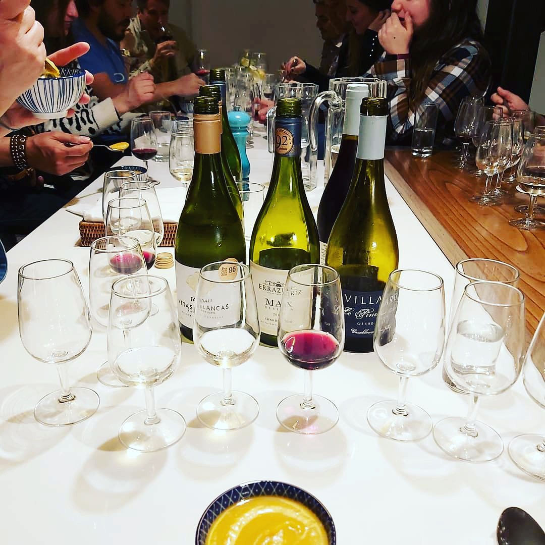 Quién se tienta?! Últimos dos cupos para mañana viernes 19 horas  #tallerMaridaje en Stgo  junto a <a href="/mujergourmet/">Claudia Gacitúa</a>  nada mejor para cerrar la semana ❤🍷 interesadas/dos escribe a contacto@mesacultura.cl
#winelover
#food&amp;wine