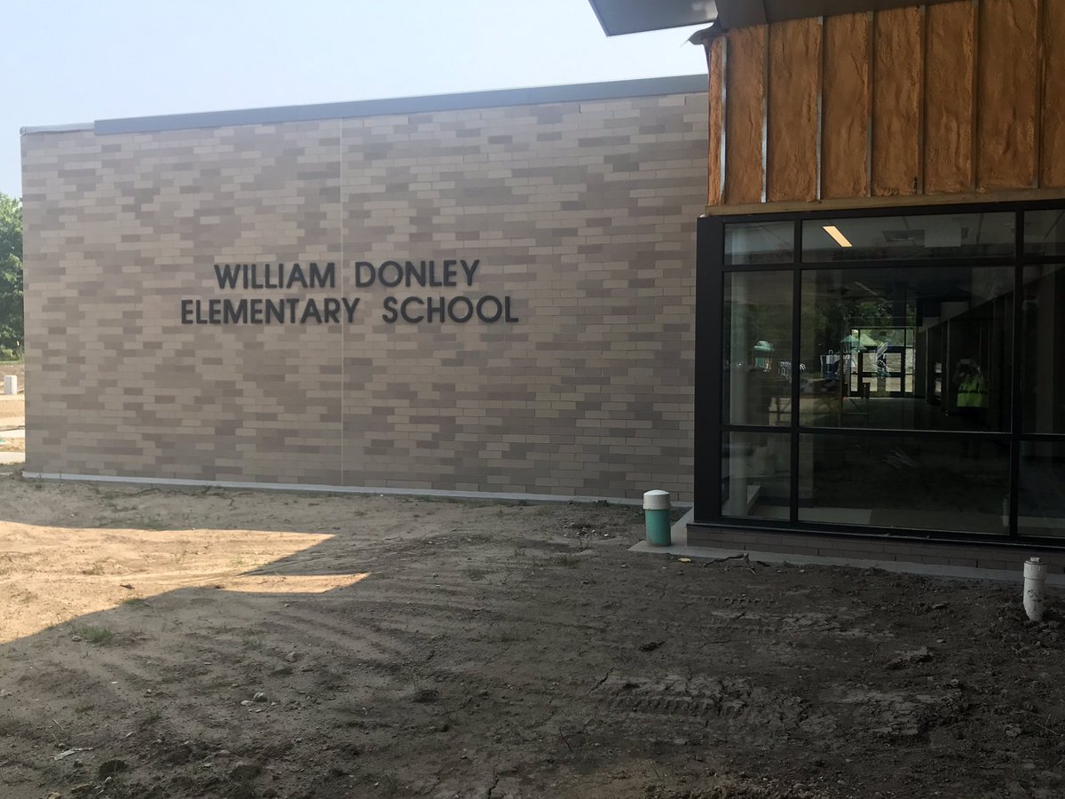 dori_leyko's tweet photo. Four new East Lansing elementary schools in progress this summer!  Thank you voters for investing in our students and community! 💙 Donley and Glencairn opening fall 2019.  Pinecrest and Whitehills opening fall 2020!  Marble up next! @CityofEL @eltrojans https://t.co/LA0YkSXIWB