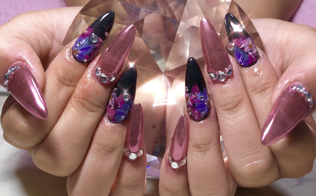 村田 奈津季 じゅりあちゃんネイル スカルプ ポイントネイル ブラックネイル フラワーネイル ミラーネイル クロムパウダー ネイル ピンクネイル アートネイル 自宅ネイル Nail