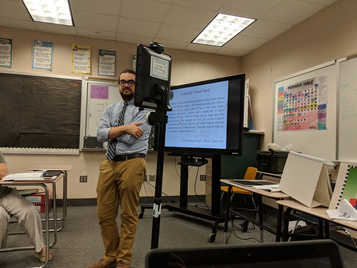 TEACHwithMrsM's tweet photo. Mrs. Manuzzi spent this week learning how to help her new @amybeverlandcom Stars become the best readers and thinkers that they can be. One of her teachers was a human teacher and the other was a "robot" teacher. It was awesome! #RigorWeek19 https://t.co/4NDKAMQl3a