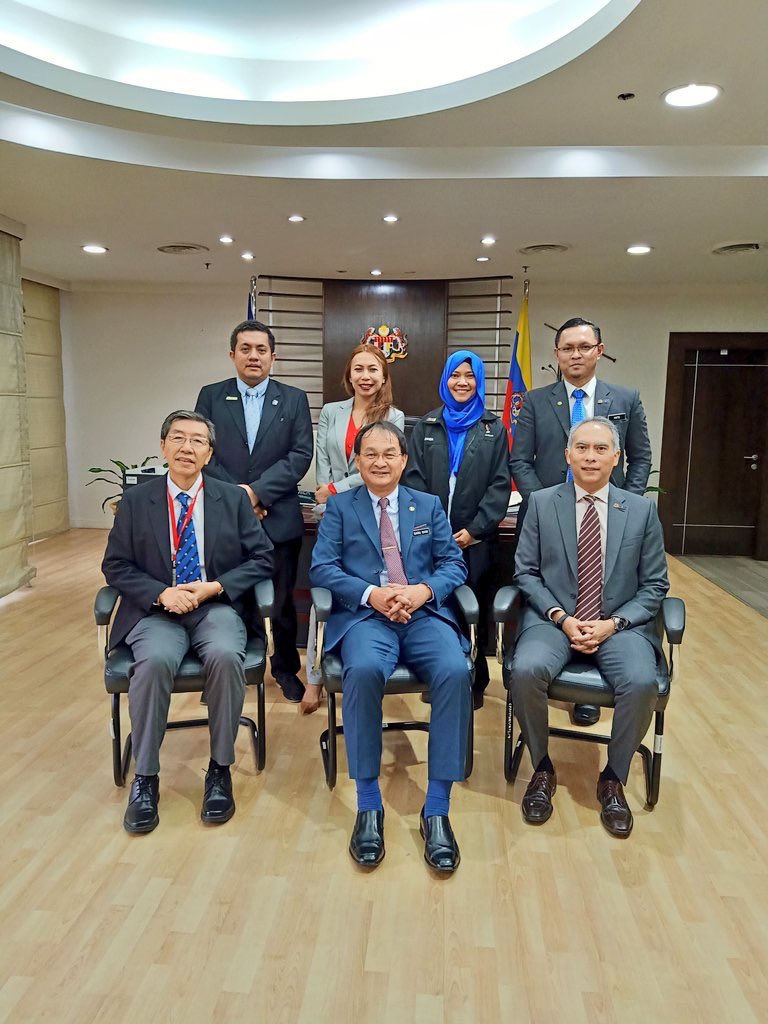 Mohd Hafis Ahmad (@mhafisahmad) on Twitter photo Project Management Technical Division (PMTD),IEM delegates with YB <a href="/baru_bian/">Baru Bian</a>. An interview session for cover story in IEM JURUTERA Bulletin (October 2019 issue) with the theme of “The Role of Project Management in the Malaysian Construction Industry”
<a href="/MOWorks/">でやんす</a>
<a href="/PMTDIEM/">Project Management Technical Division (PMTD), IEM</a> Project Management Technical Division (PMTD),IEM delegates with YB <a href="/baru_bian/">Baru Bian</a>. An interview session for cover story in IEM JURUTERA Bulletin (October 2019 issue) with the theme of “The Role of Project Management in the Malaysian Construction Industry”
<a href="/MOWorks/">でやんす</a>
<a href="/PMTDIEM/">Project Management Technical Division (PMTD), IEM</a>