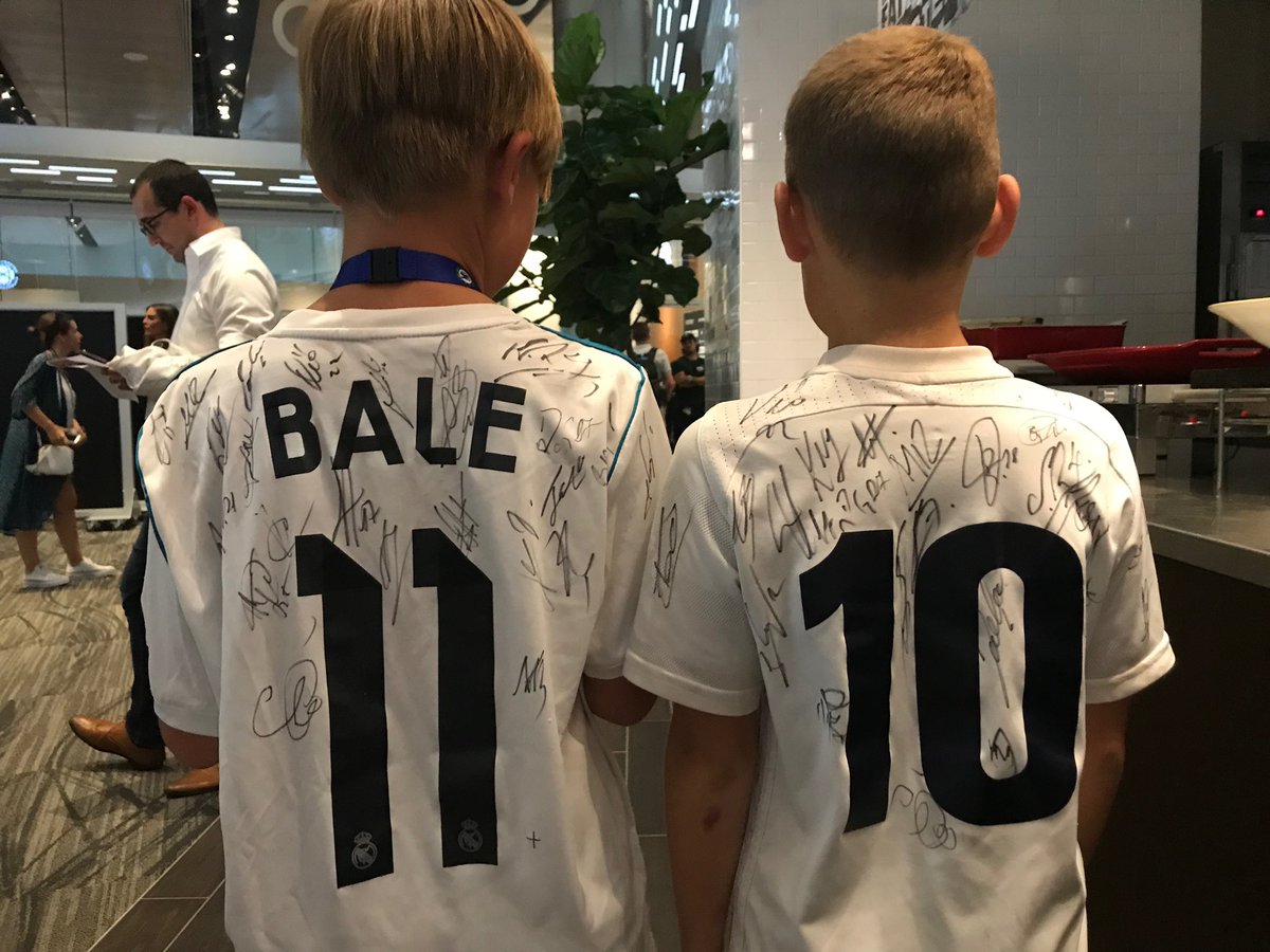 susa_academy's tweet photo. Thank you to @adidas to give some of our players a chance to check out @realmadriden training and meet some players tonight!!! #adidasclub #susalife https://t.co/IxqXBhD4dV