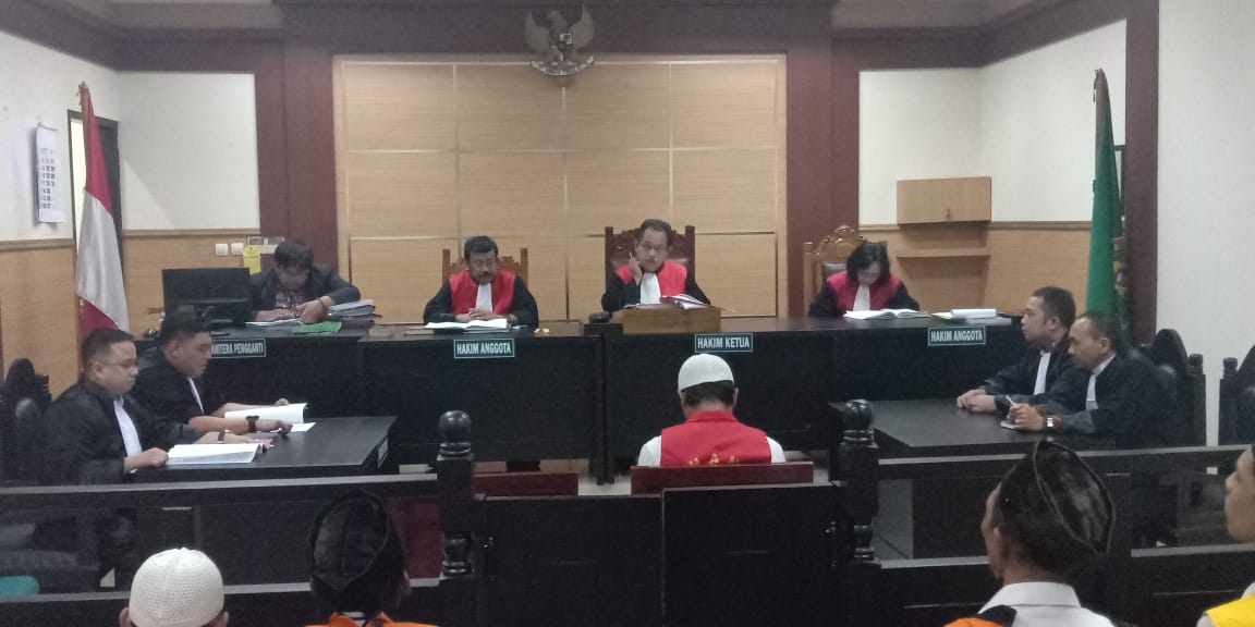 1. JPU #KejariKotaTangerang telah  membacakan surat tuntutan (requisitoir) terhadap terdakwa Imron bin (Alm) Emus di Pengadilan Negeri Tangerang (25/7). 
#KejaksaanRI