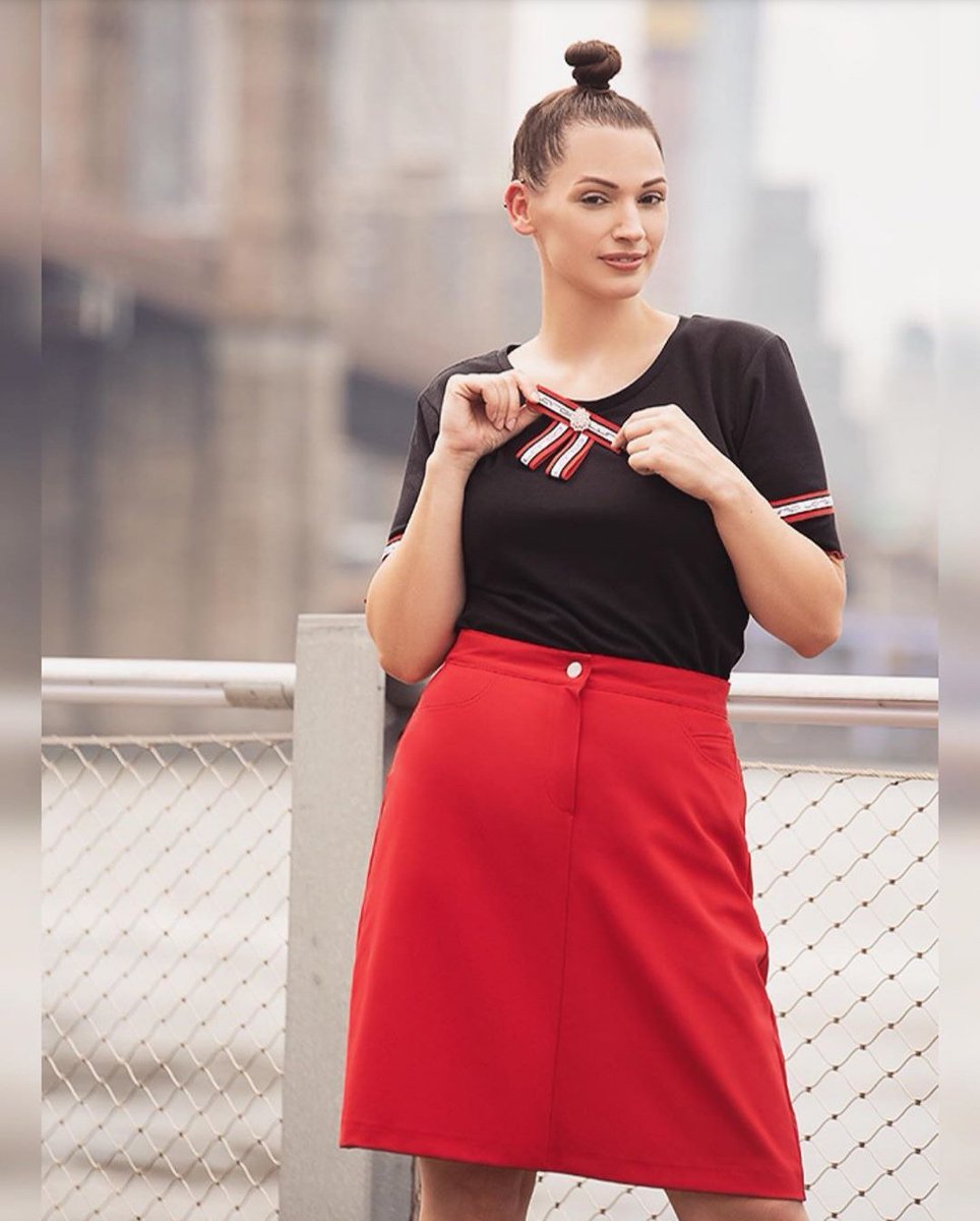 luna_largo's tweet photo. Ein Traum wird wahr! 😍 Der Luna Largo Skirt ist schon bald in unserem Onlineshop erhältlich. 🎉
Zum Shop geht es hier entlang 👉 https://t.co/vCfg6WZxaB 🛒 🛍️
📷 @SilvanaDenker1
#lunalargo #orfo #fashionforcurves #plussizerock #plussizeskirt #lilyskirt #newyork #lipödem https://t.co/6WfulhqZdd