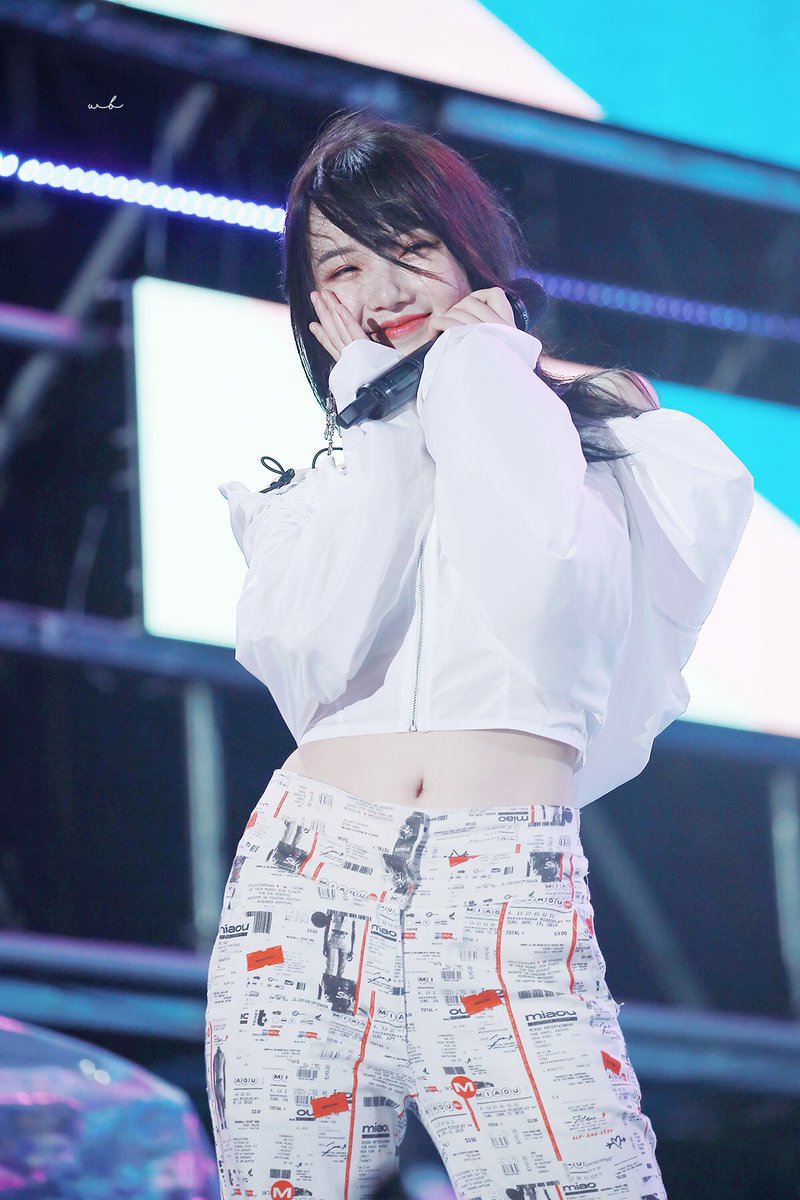 190723 
🤭🤭🤭🤭
#여자친구 #GFRIEND <a href="/GFRDofficial/">여자친구 GFRIEND</a> 
#예린