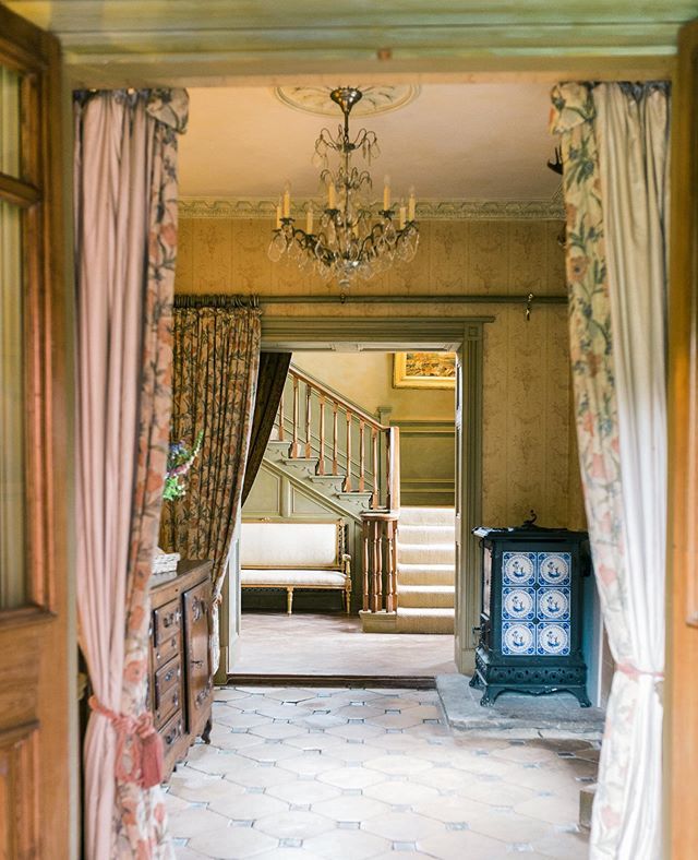 We cannot wait to welcome you into the house on our Wedding Open Day on Sunday 15th September, 11am - 3pm. Please contact us to book a house tour where you will be able to see our 10 beautiful bedrooms.
.
.
.
Photography: @gyangurungphoto .
.
.
#wedding … ift.tt/2GvUa5t