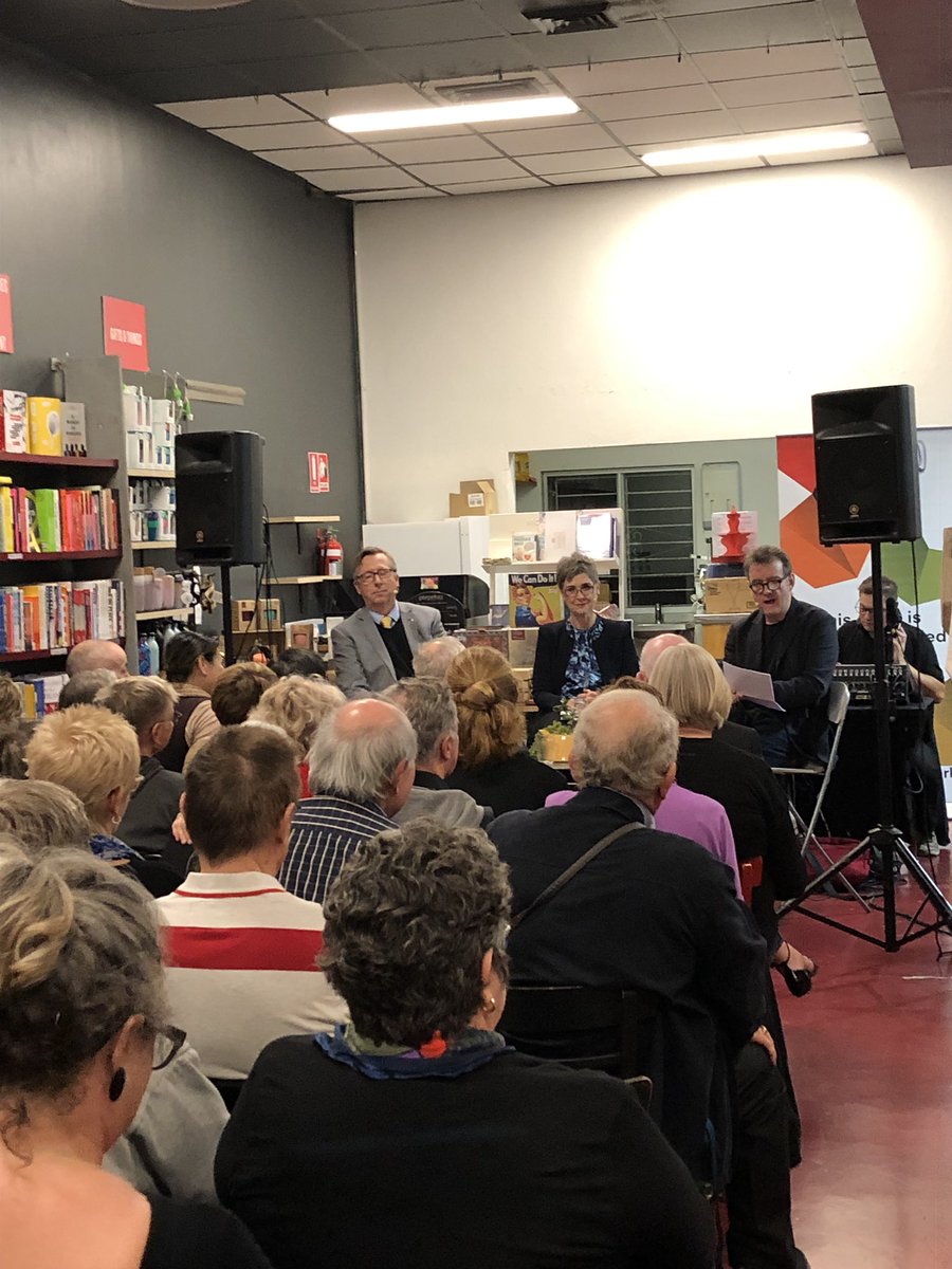 _AngIle_'s tweet photo. @PaulBarclay @LizMinchin @ABCbigideas #theConversationClub full house for our Discussion - when Qld Happens https://t.co/io4SCrLG7X
