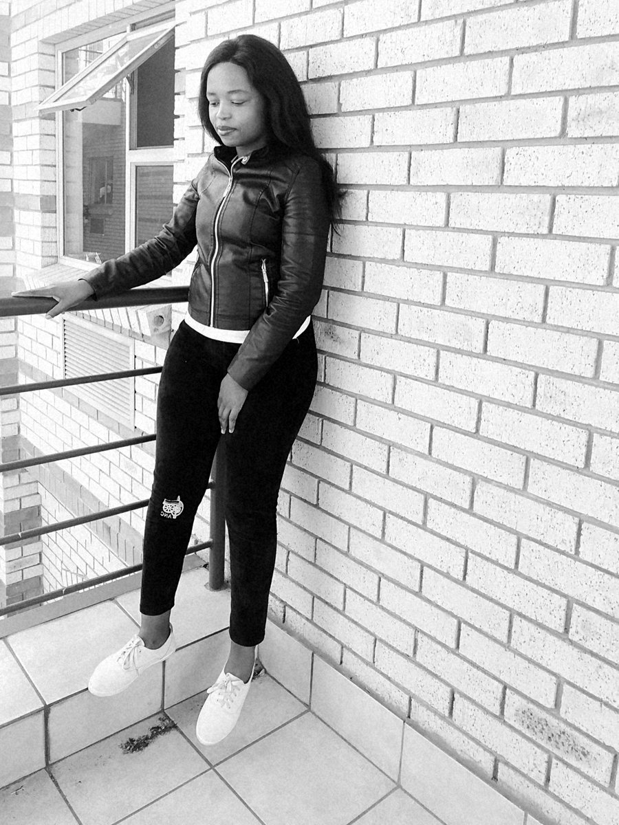 NdekaSweet's tweet image. ✊