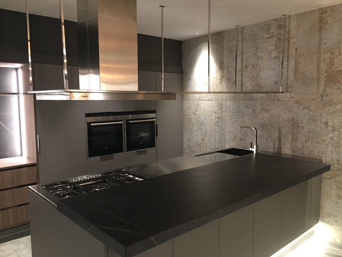 PandoCampanas's tweet photo. Nuestro #grupo #filtrante NCR, la #campana de #techo E-295 en negro satinado y la campana #decorativa I-895 inox en la nueva exposición de TPC Cocinas.

https://t.co/oA5cDTQNdG https://t.co/ByFMJ7nZvE