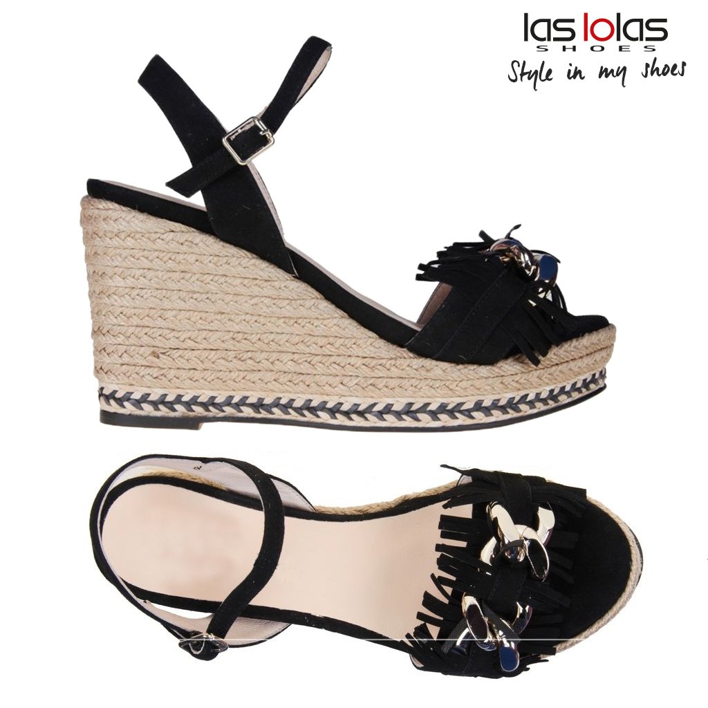 Negro o cuero. ¿Con cuál te quedas? 🇬🇧 Black or tan. What's your favourite? ☝
#LasLolasShoes #StyleInMyshoes #MyLolasStyle
.
.  👉mtr.cool/rbdqfswjtn
#Sandals #sandalias #shoes #heels #zapatos #shoe #shoesoftheday #shoelover #trendy #tendencias #luxuryshoes #trendswelove