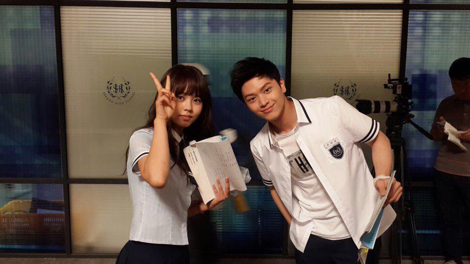 KamHil8's tweet photo. Ingin nonton lagie:)
Ada yg tau drakor apa?? 
#Taebi #drakor #korean #koreandrama https://t.co/JA3MBP5vEh