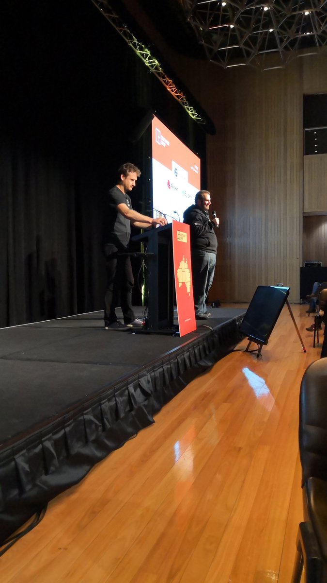 jytc_'s tweet photo. Container camp funsies😂 #ContainerCamp https://t.co/jzPMPVIauR