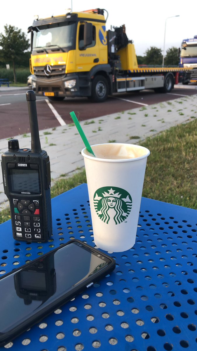Goedemorgen allemaal Stand-by voor de snelwegen Rond om den haag is nu lekker uit te kouden nog koude flesje water bij voor de mensen met pech <a href="/Vreugdenhil_/">Vreugdenhil Berging</a> <a href="/RWSverkeersinfo/">Rijkswaterstaat Verkeersinformatie</a>