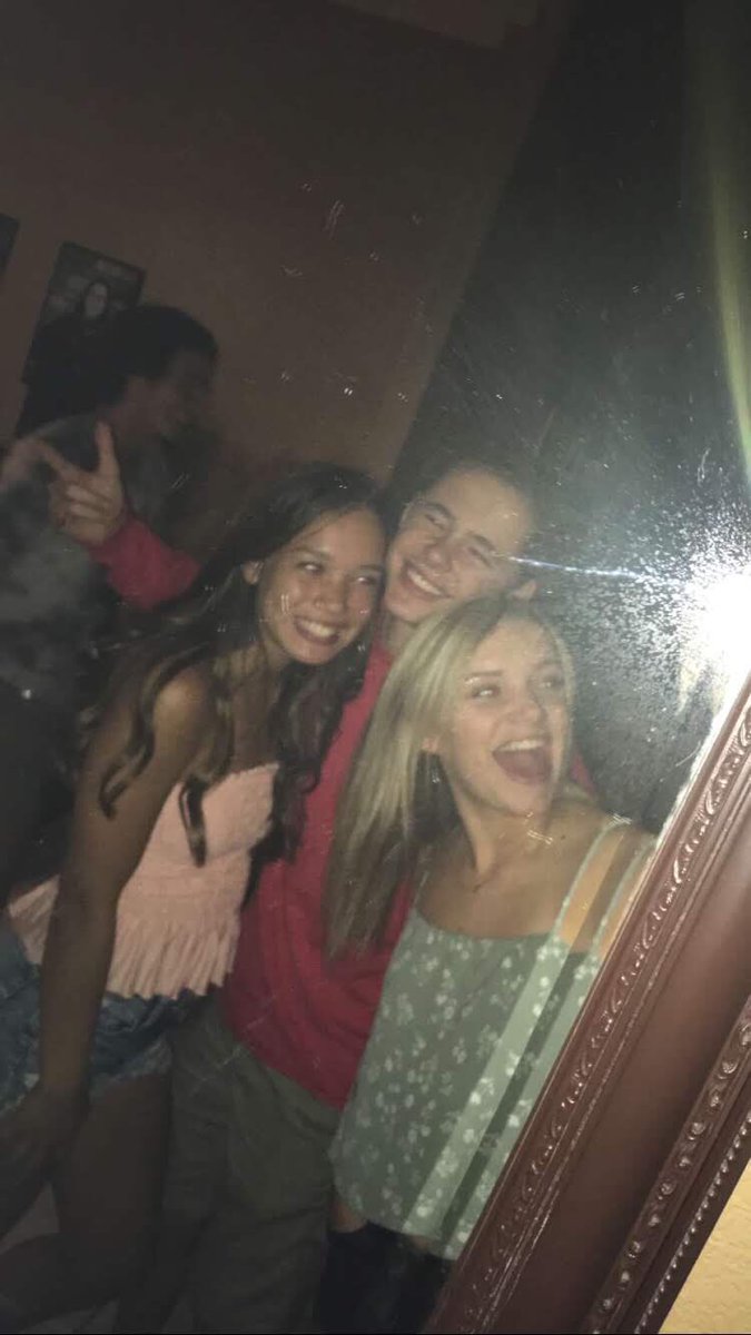 CarsonBirt's tweet photo. Happy birthday Z-Drip 🎊🎉hope you had a great day @zaileyg https://t.co/jz1mA6fDuv