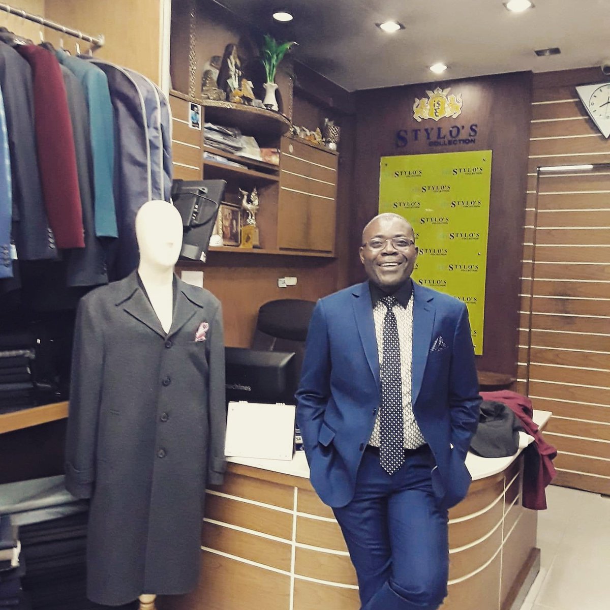 Bespoke_today's tweet photo. Fitting of Happy and satisfied Customer!! #suits #styloscollection #besopke #besopkesuits #suitstyle #besttailorinbangkok https://t.co/Ag4OjyVn4A