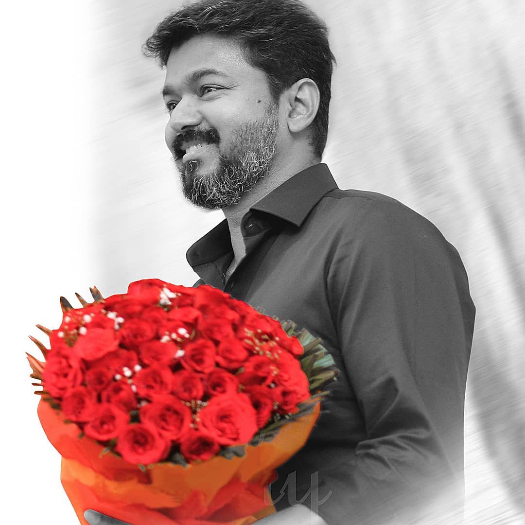 aravindh6666's tweet photo. @hombalefilms @prashanth_neel @TheNameIsYash @SrinidhiShetty7 @bhuvangowda84 @BasrurRavi @VKiragandur @Karthik1423 @excelmovies @VaaraahiCC Congratulations !!!
💐👍👍🔥😎
#KGFChapter2
#KGFChapter2UpdateToday11Am https://t.co/LqSAZj93fh
