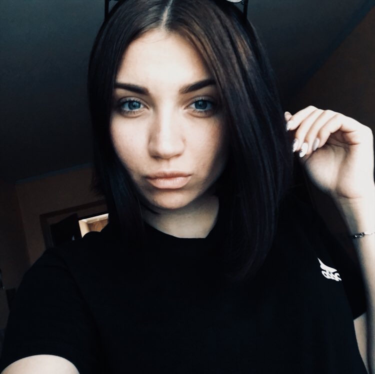 _eremenkko's tweet photo. 👧🏻 https://t.co/CntzwnppLD