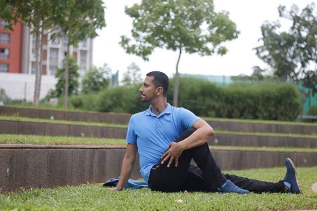 rounakgajjar's tweet image. When you make a #twist casually .  Instagram I not all about lovey dovey perfect poses 🤩 just saying . Be raw most if the times 😉

#spinaltwist #yoga #ardhamatsyendrasana