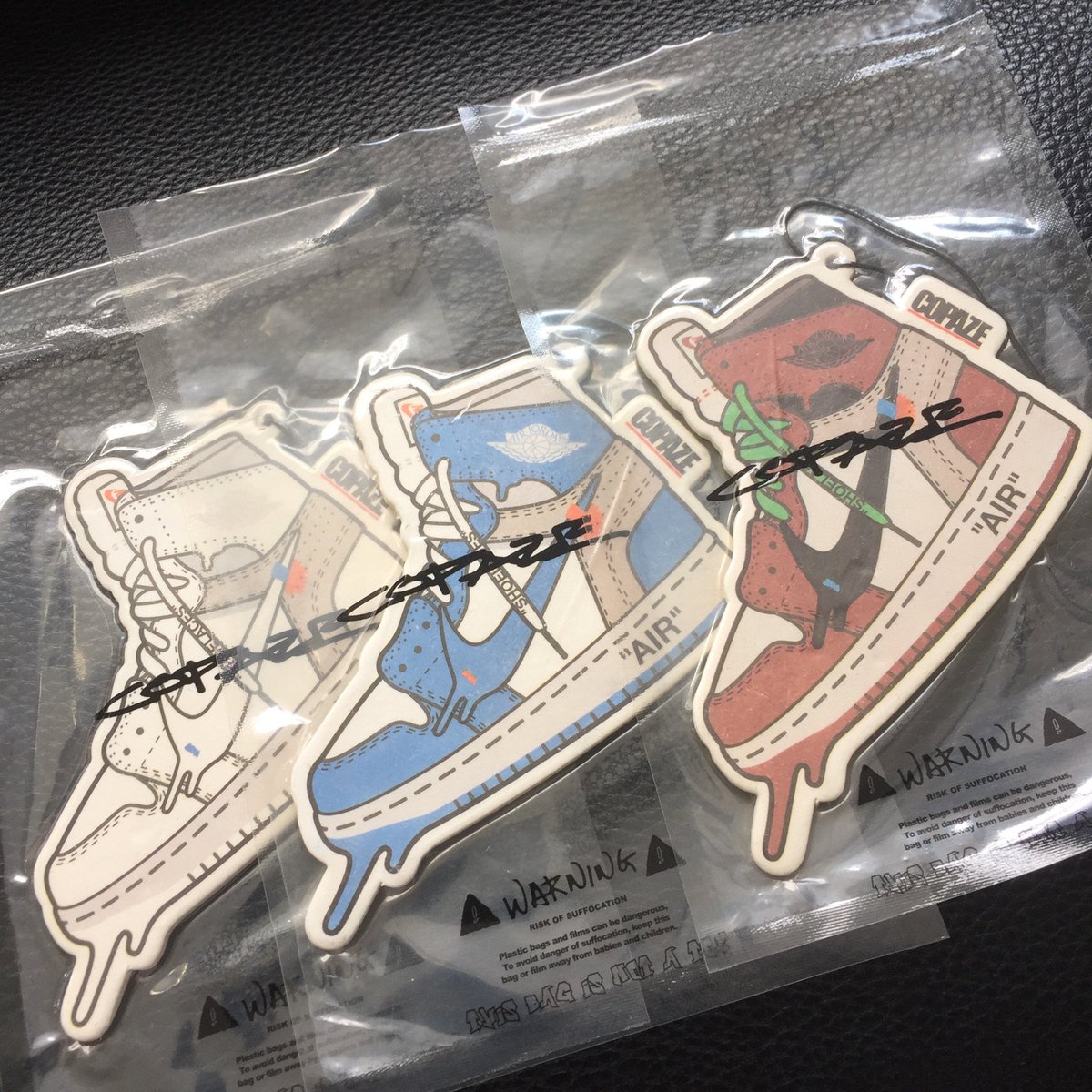 Dyesk111's tweet photo. 今回は、エアフレッシュナーなどを製作するLAのブランド「COPAZE」ご紹介いたします!! BLOG : https://t.co/2fo8kopxZu #COPAZE #airfreshener #sneaker #kicks #shoes #nike #コパーズ #エアフレッシュナー #スニーカー #キックス #invisiblestore https://t.co/RzgvBx8O6V