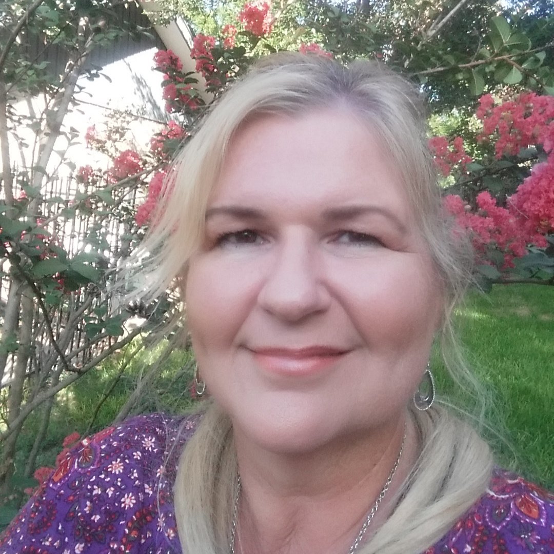 MsJoeyBug's tweet image. It's Friday! And today I have @EvaPohler on the blog for an interview and my review of her newest book #GodsOfOlympus! Check it out here:bit.ly/2JSmGjR #BookReviews #amreading #WritingCommunity #readingcommunity