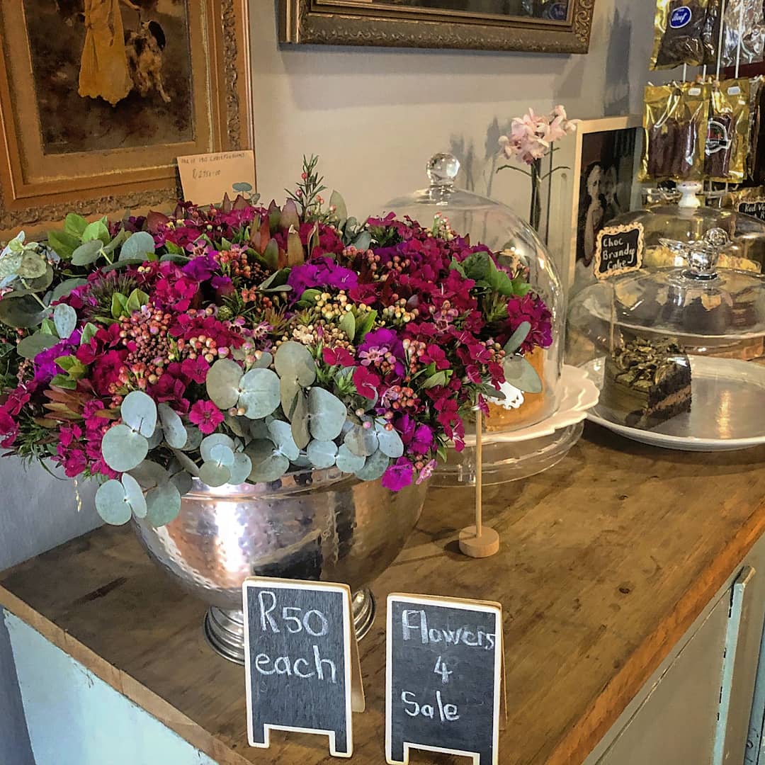 PerfectPlaceCN's tweet photo. Friday is #marketday at @PerfectPlaceCN.  Think #flowers, #organic #spinache, freshly baked #bread, #jaffles, savoury #muffins, #cornbread, cast iron pot bread with crackling, #carrotcake, &amp; #quiches! The varietity is huge &amp; varies every Friday.

Come pop in! 

#heartWellington https://t.co/TxxUU4wsaD