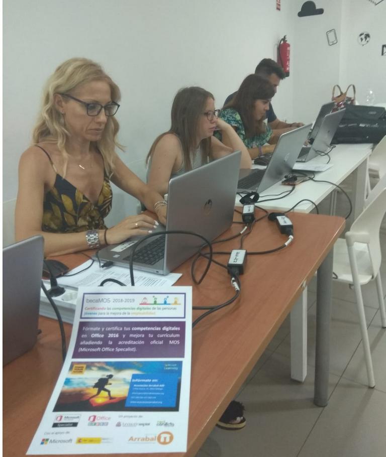 ArrabalAID's tweet photo. ¡Tenemos buenas noticias! 💻📜🎖😁Ya tenemos las primeras certificaciones en #MicrosoftWord, competencias digitales adquiridas gracias al programa #Becamos #RedConecta @fundacionesplai https://t.co/tmI0tXEeFq