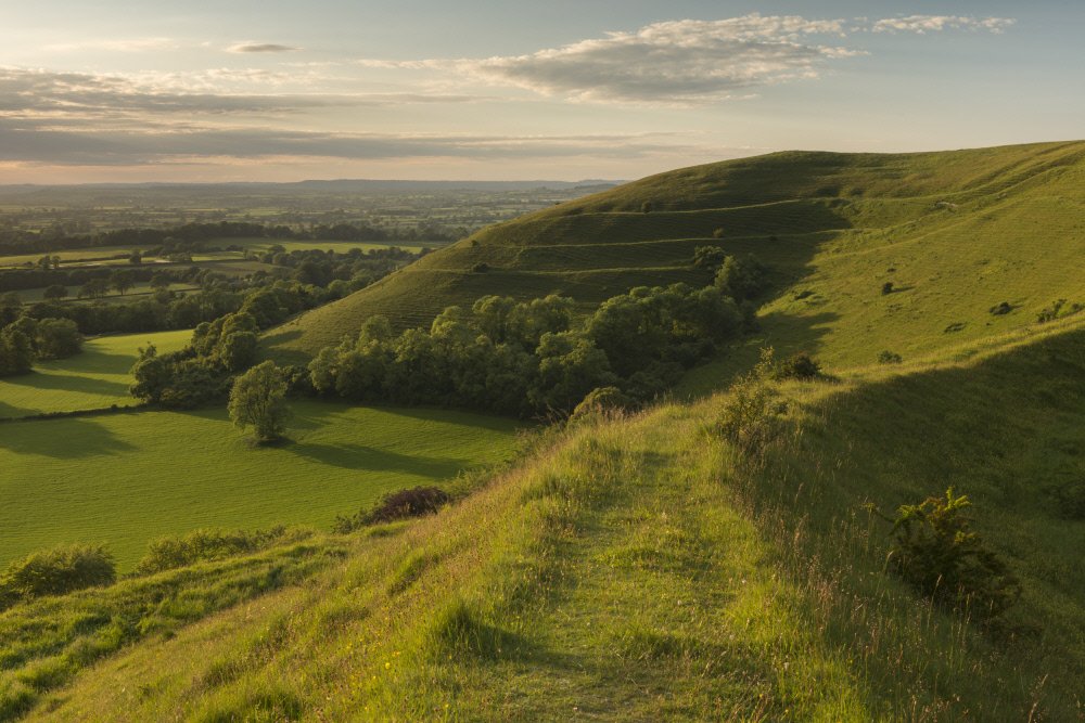 nationaltrust's tweet image. Ancient burial grounds, long-forgotten currency and mystical etchings lay hidden beneath layers of history at the places we care for. 

Dig into the past and discover the secrets below your favourite places: ow.ly/YnFl50vbDYg