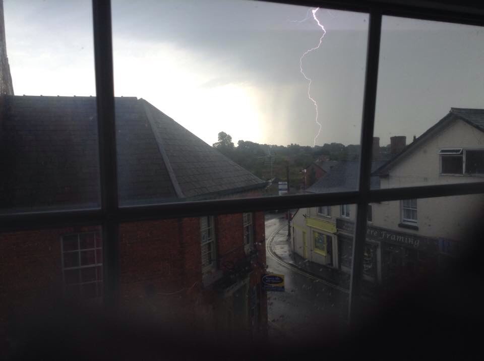 VisitELLESMERE's tweet photo. We've had some right moody moments in #Ellesmere #Shropshire Yesterday's #5minutewonder was cracking 
📸 Alison Utting (Town Hall)
📸 Steve Burgess (Ploughmans Corner)
📸 Melissa Jones (Open Fields) https://t.co/o32fWCxar1