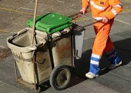 Consiglioveneto's tweet photo. Veneto: bando di selezione per #operatoriecologici
La società #Veritas cerca #netturbini da impiegare nei 34 Comuni del territorio 
#RegioneVeneto 
https://t.co/tWMFZZGOrF https://t.co/IfpsgiezZs