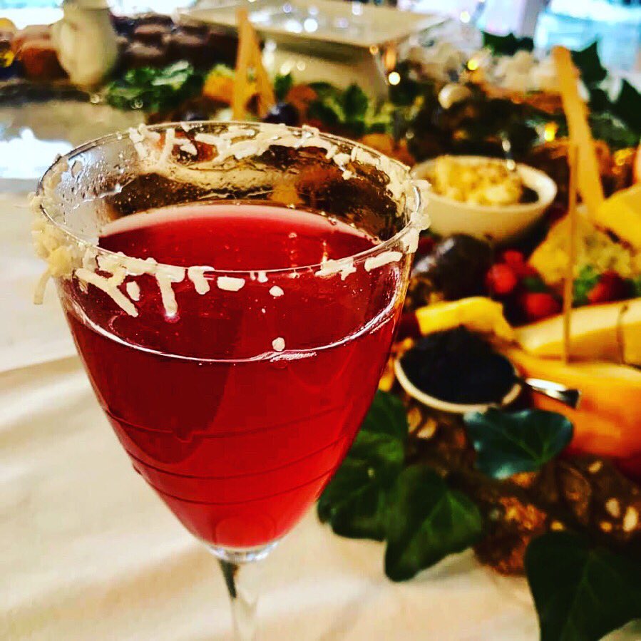 LeClassicCockta's tweet photo. The lovely @njwcgratitude hosted a #christmasinjuly party + made these delicious #santaclausmopolitan #cocktails ! #triplesec #vodka #cranberry #peach #lime #coconut #leclassiccocktailchics #adelaide #southaustralia #winter #christmas #christmasinjuly2019 https://t.co/YgSVvvQZiZ