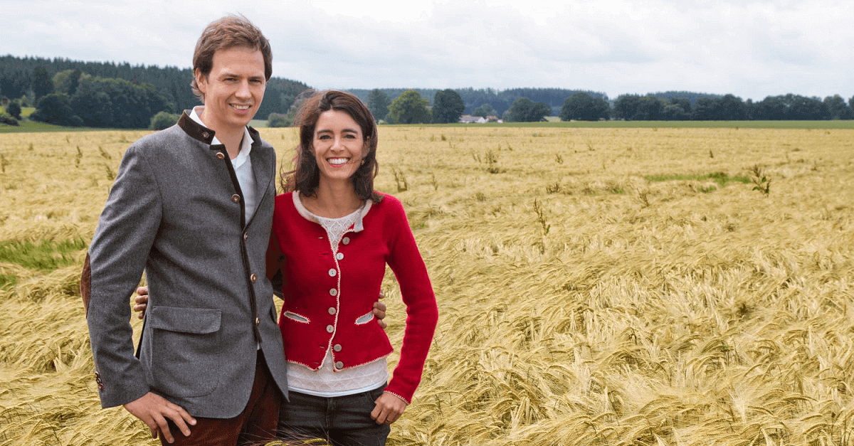 P4B_Online's tweet photo. Alle Zeichen auf Wachstum: Dieses Start-up setzt mit Stroh Millionen um: https://t.co/WfsJt8vh0T #Landpack #GreenEconomy #Top50Startup #Gründerstory https://t.co/qKO8ffqaMY